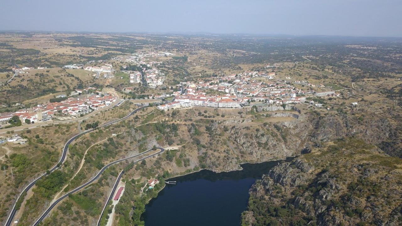 Pensao Vista Bela Miranda do Douro Exterior foto